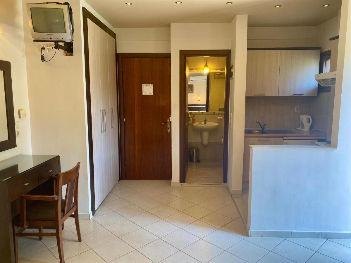 Hotel Alkionis Jeriszósz Kültér fotó
